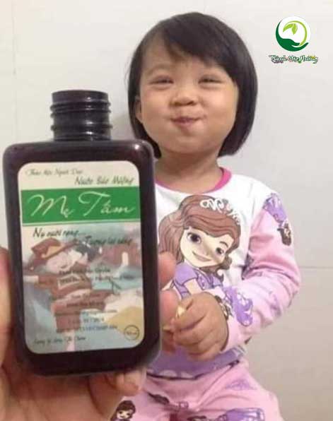 bé sử dụng nước xúc miệng mẹ tấm thanh mộc hương bé sử dụng nước xúc miệng mẹ tấm thanh mộc hương